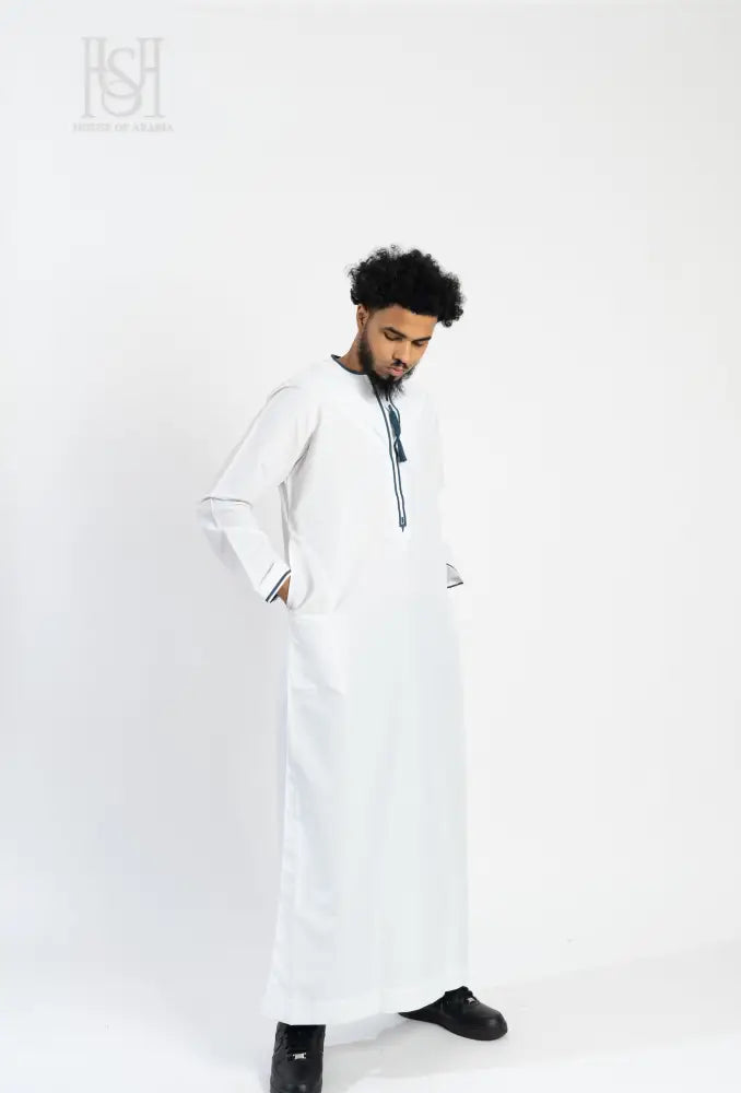 Men’s Omani Thobe - White with Navy Blue Tassel 60 / 23