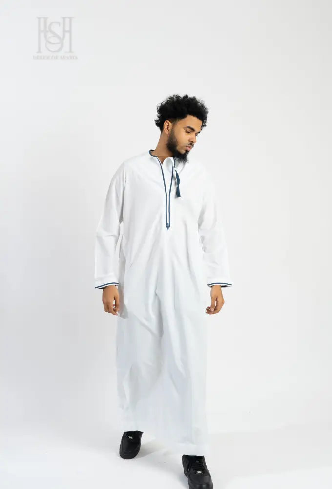 Men’s Omani Thobe - White with Navy Blue Tassel 60 / 23