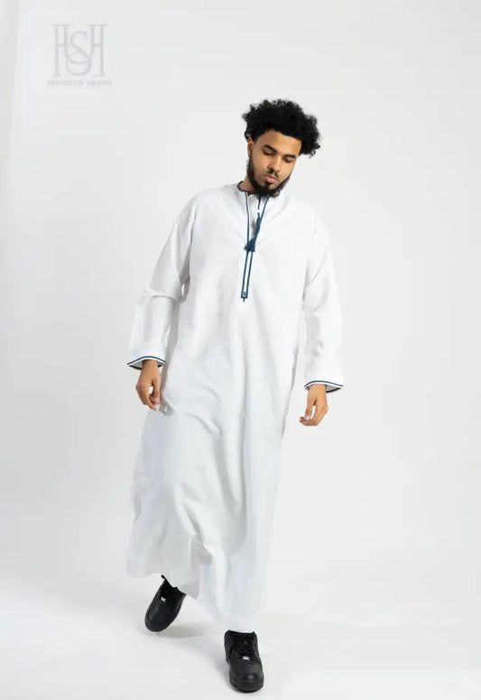 Men’s Omani Thobe - White with Navy Blue Tassel 60 / 23