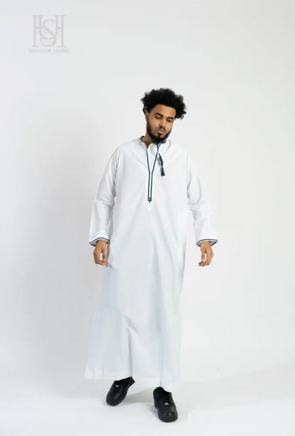 Men’s Omani Thobe - White with Navy Blue Tassel 60 / 23