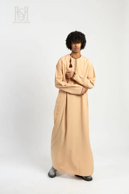 Men’s Omani Thobe with Design - 58 / 23