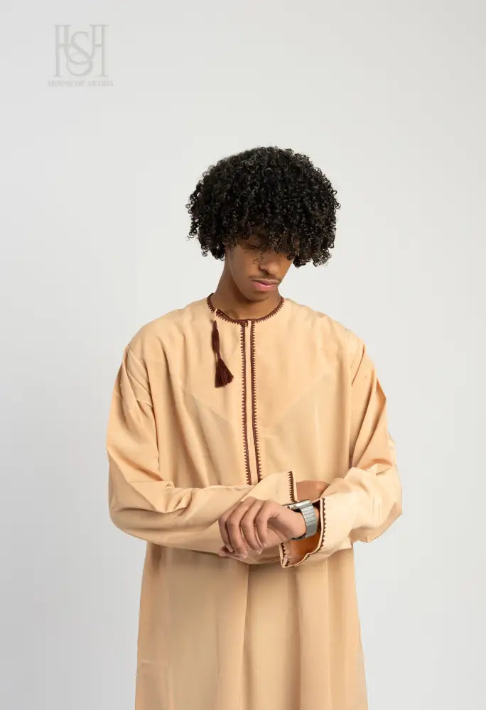 Men’s Omani Thobe with Design - 58 / 23