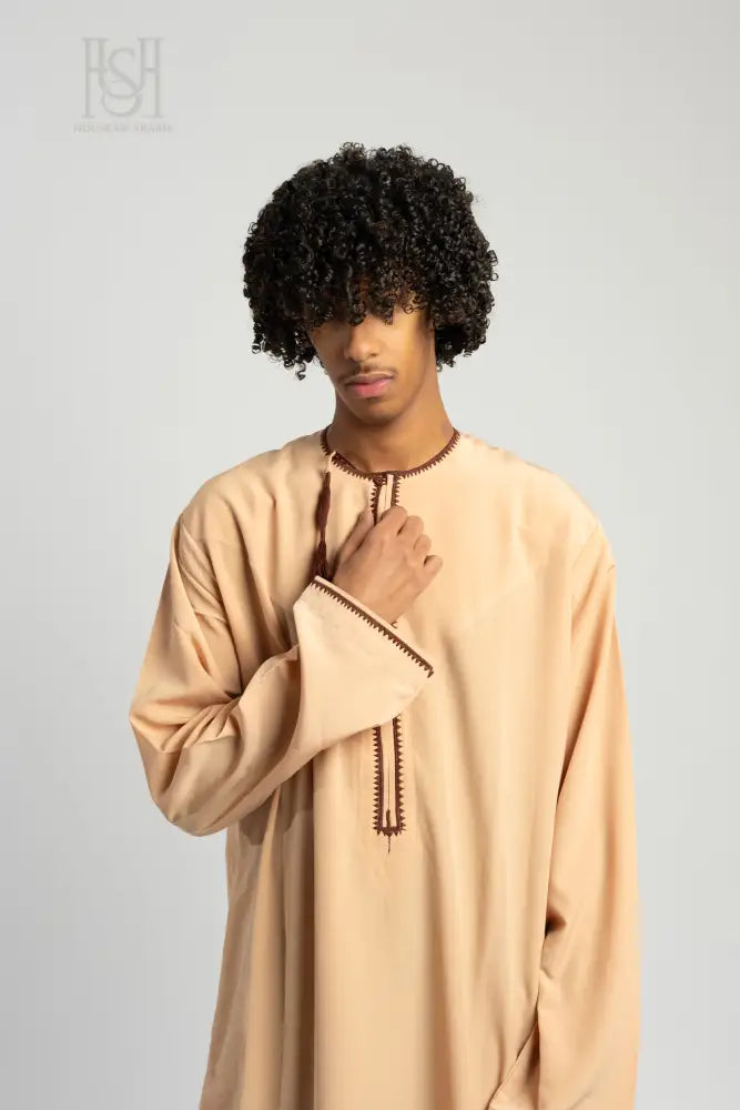 Men’s Omani Thobe with Design - 58 / 23