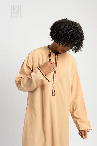 Men’s Omani Thobe with Design - 58 / 23